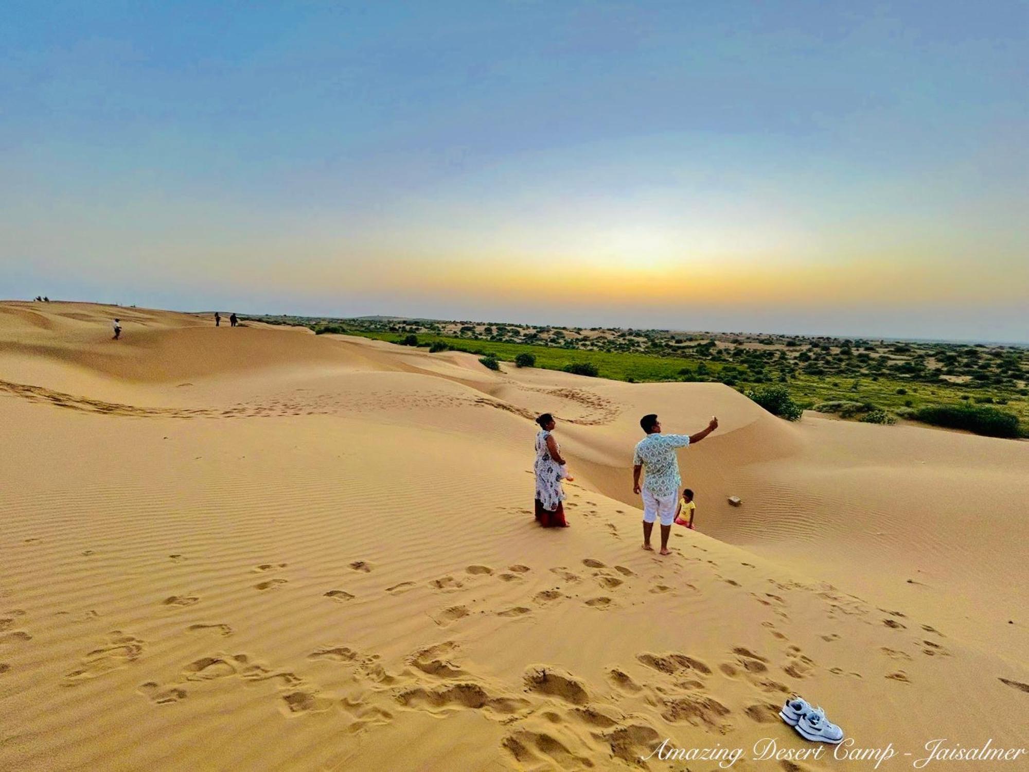 Отель Amazing Desert Camp Джайсалмер Экстерьер фото